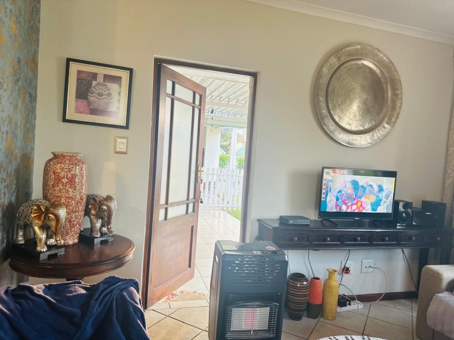 To Let 3 Bedroom Property for Rent in Hillside Free State